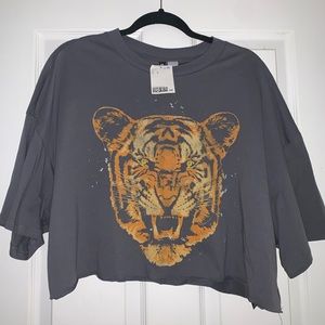 H&M Cropped Tiger Shirt | NEVER WORN!